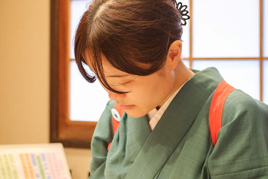 ホールスタッフイメージ